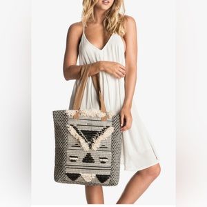 Roxy Rama Cay Tote Bag - Excellent Used Once Condition